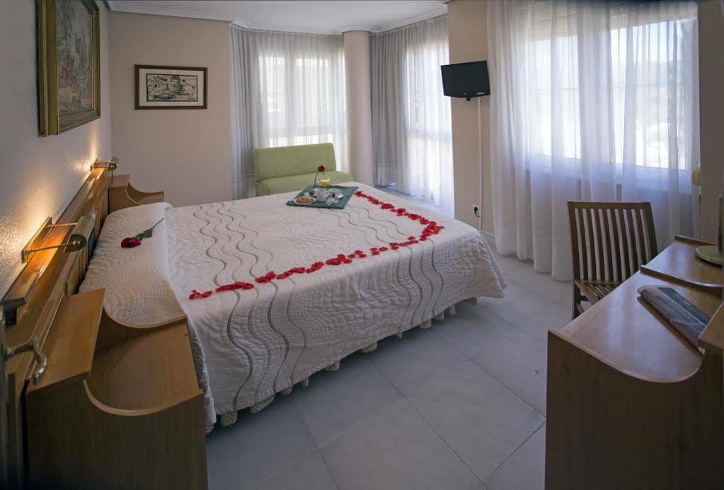 Hotel Don Rodrigo Паленсия Экстерьер фото