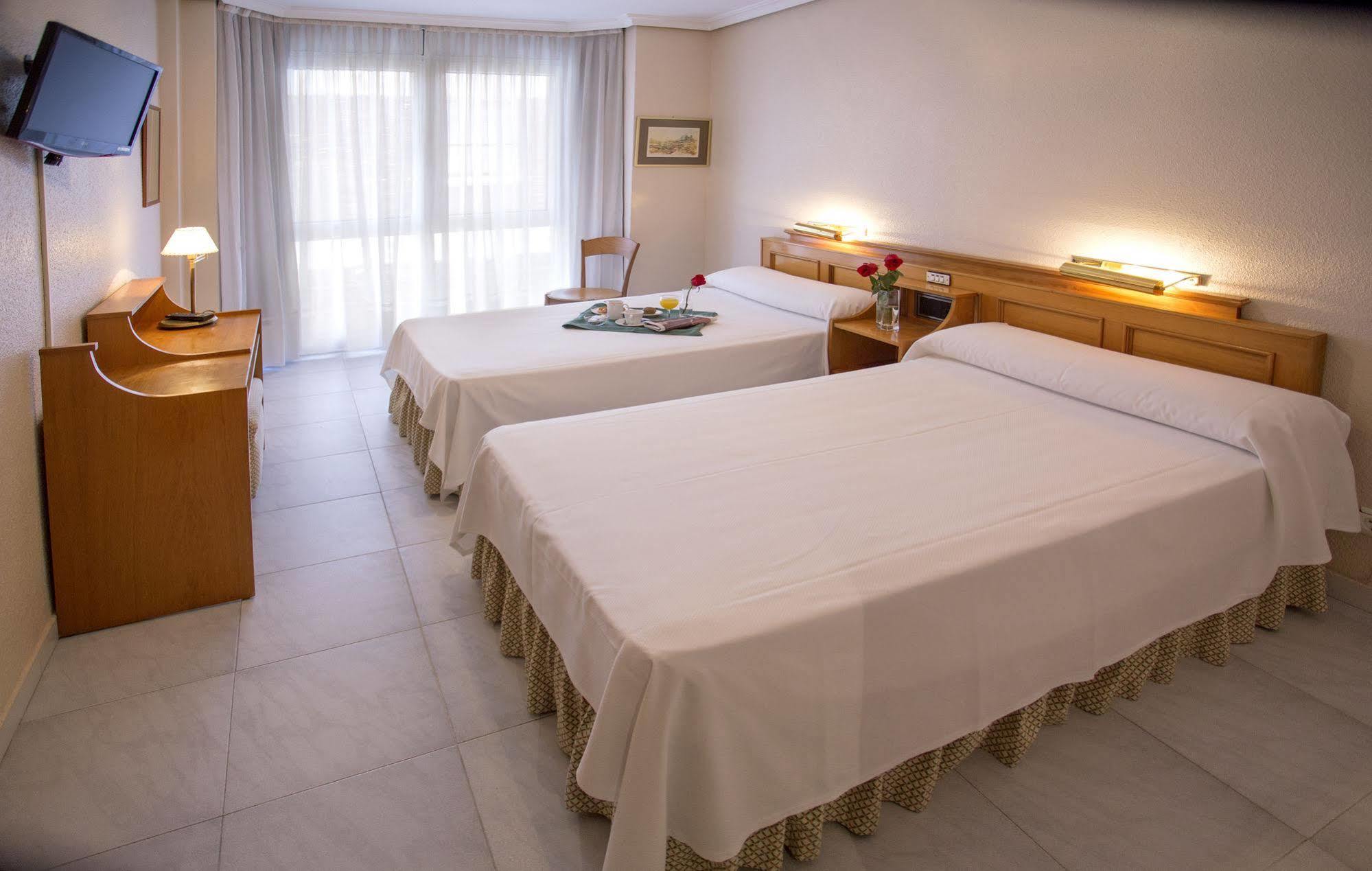 Hotel Don Rodrigo Паленсия Экстерьер фото